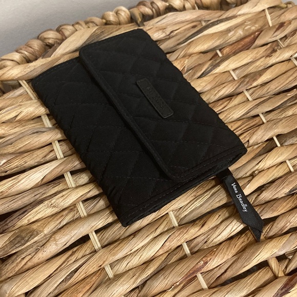 🆕 “Moonless Night” Vera Bradley Black Quilted Tri-Fold Wallet! HTF! 💥 - Picture 10 of 11
